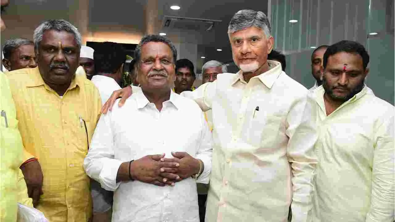 టీడీపీలోకి వైసీపీ ఎంపీటీసీలు 