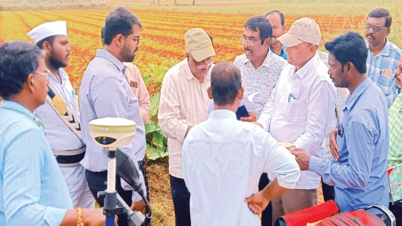 రైతులకు న్యాయం చేయాలి