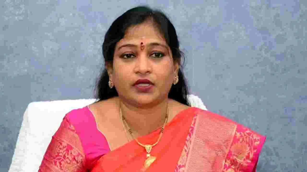 Home Minister Anitha: వారి కోసమే రెడ్‌బుక్.. హోం మంత్రి అనిత మాస్ వార్నింగ్