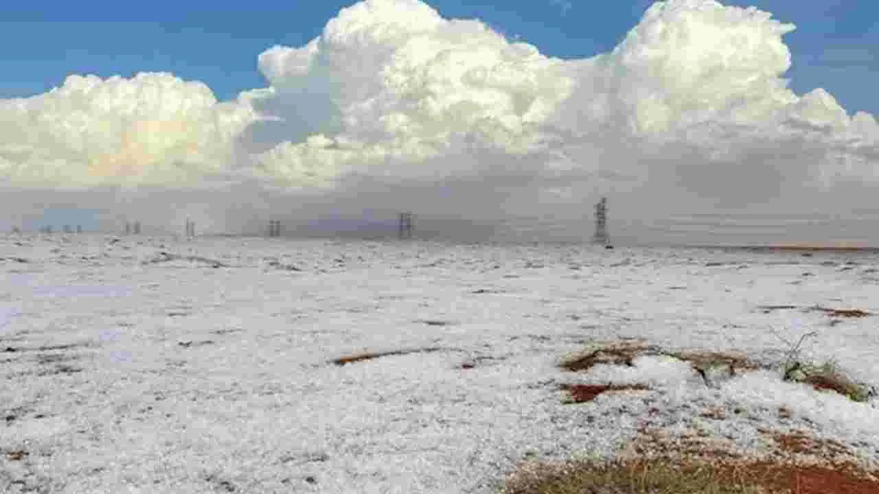 Snowfall: దుబాయ్‌‌లో వింత.. ఒక్కసారిగా మారిన వాతావరణం