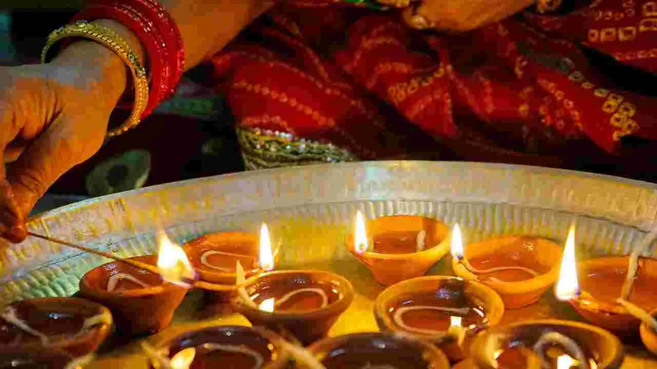 Kartik Purnima 2024: కార్తీక పౌర్ణమికి ఈ వస్తువులు దానం చేయండి.. లక్ష్మీ దేవి తప్పకుండా..