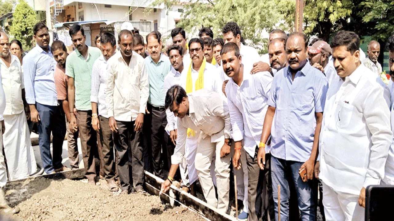 నెంబర్‌ వన మున్సిపాలిటీగా తీర్చిదిద్దుతాం: బీవీ 