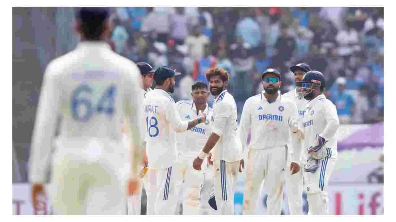 IND vs NZ: న్యూజిలాండ్ 235 ఆలౌట్.. 