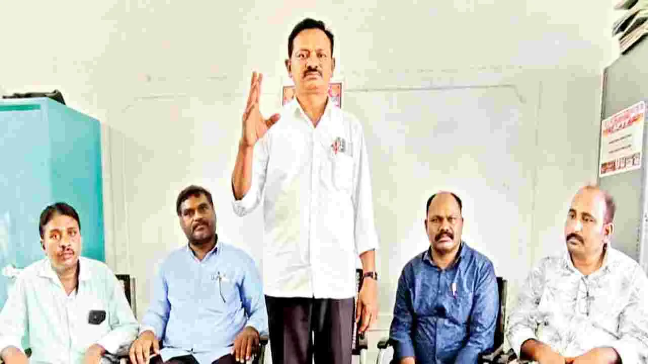 బకాయిలు చెల్లించాలి: ఏపీటీఎఫ్‌ 