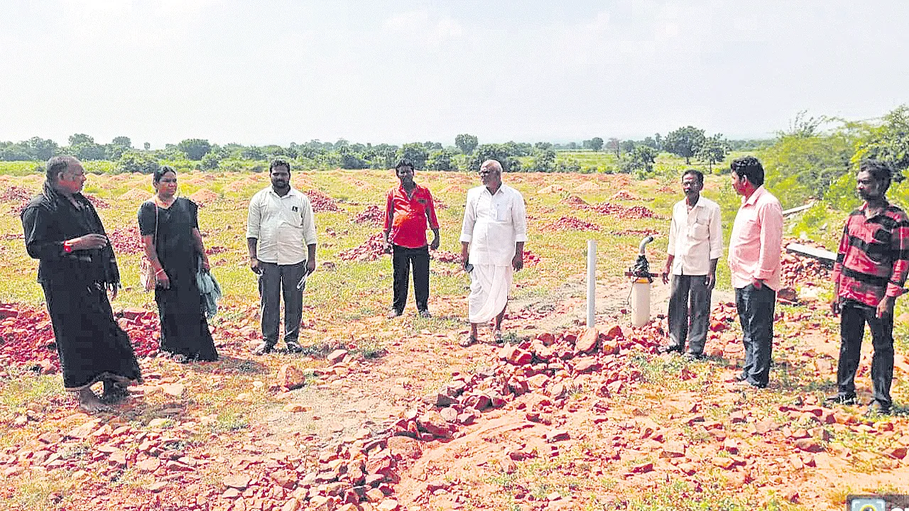 ఆక్రమిత భూమి పరిశీలన