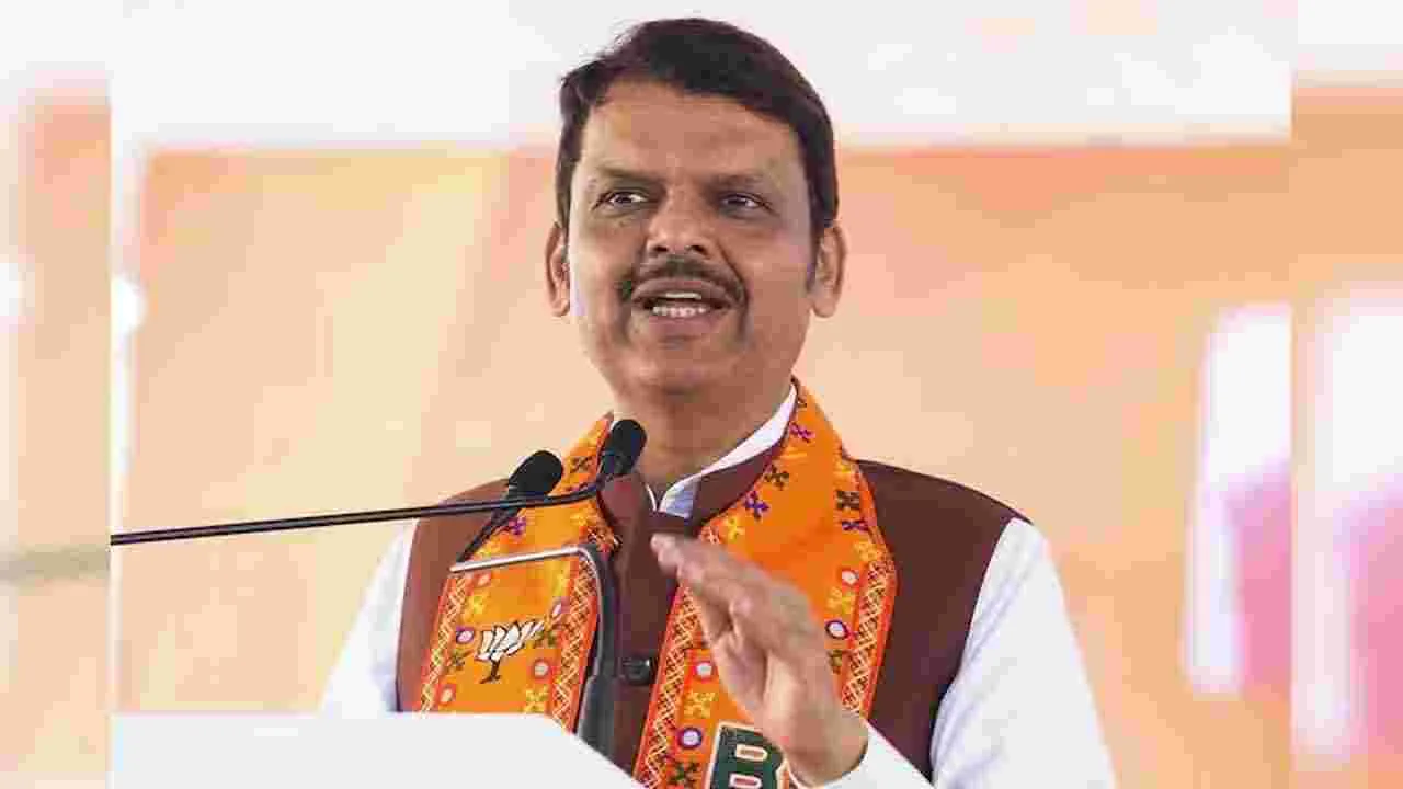 Devendra Fadnavis: కాషాయం రంగు, దేవుడంటే ఖర్గే కాంగ్రెస్‌కు పడదు