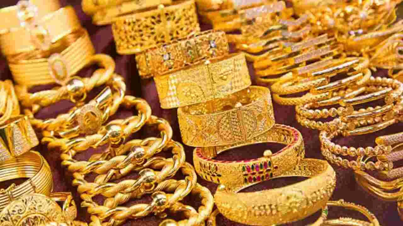 Gold and Silver Rates Today: స్వల్పంగా పెరిగిన ధరలు.. ఈ రోజు బంగారం, వెండి ధరలు ఎలా ఉన్నాయంటే..