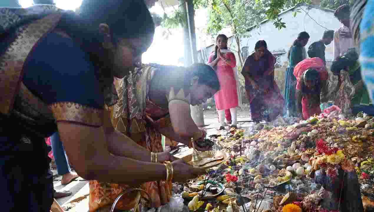 భక్తిశ్రద్ధలతో నాగుల చవితి వేడుకలు.. 