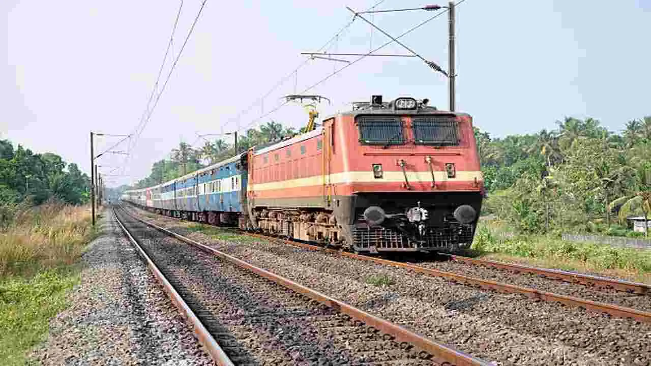 Special trains: గుంతకల్లు మీదుగా శబరిమలకు ప్రత్యేక రైళ్లు