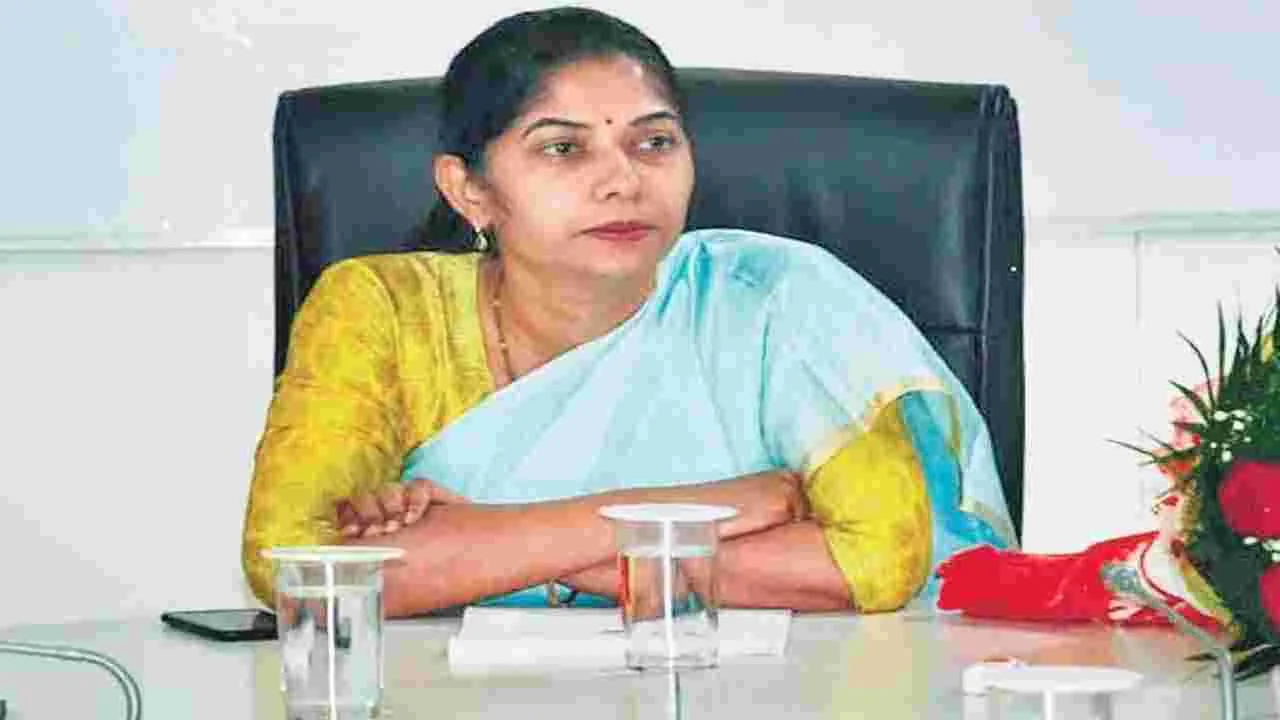 IAS: కేంద్ర ప్రభుత్వ సర్వీసులకు ఐఏఎస్‌ అధికారి శిఖా