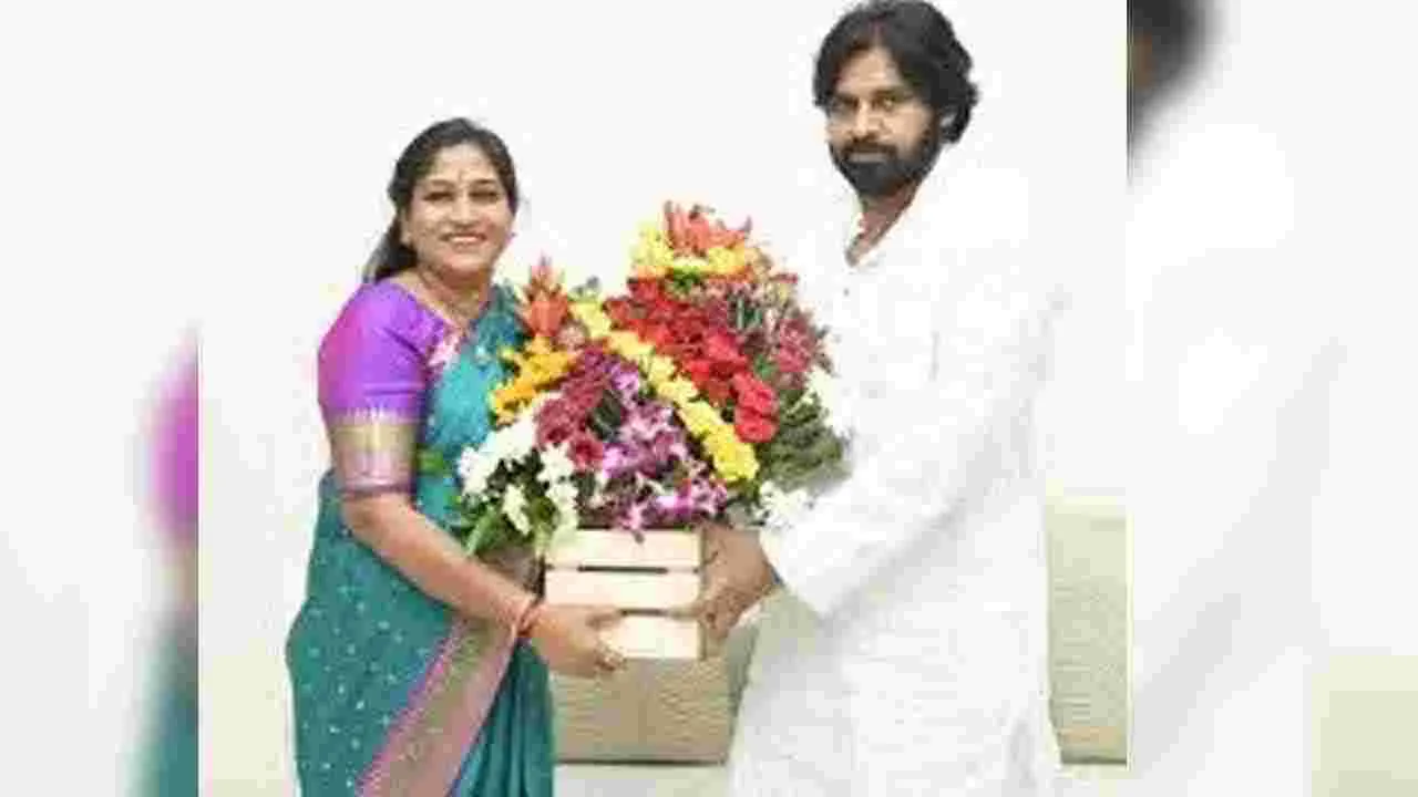 AP News: పవన్ కళ్యాణ్‌తో అనిత భేటీ.. కీలక అంశాలపై చర్చ