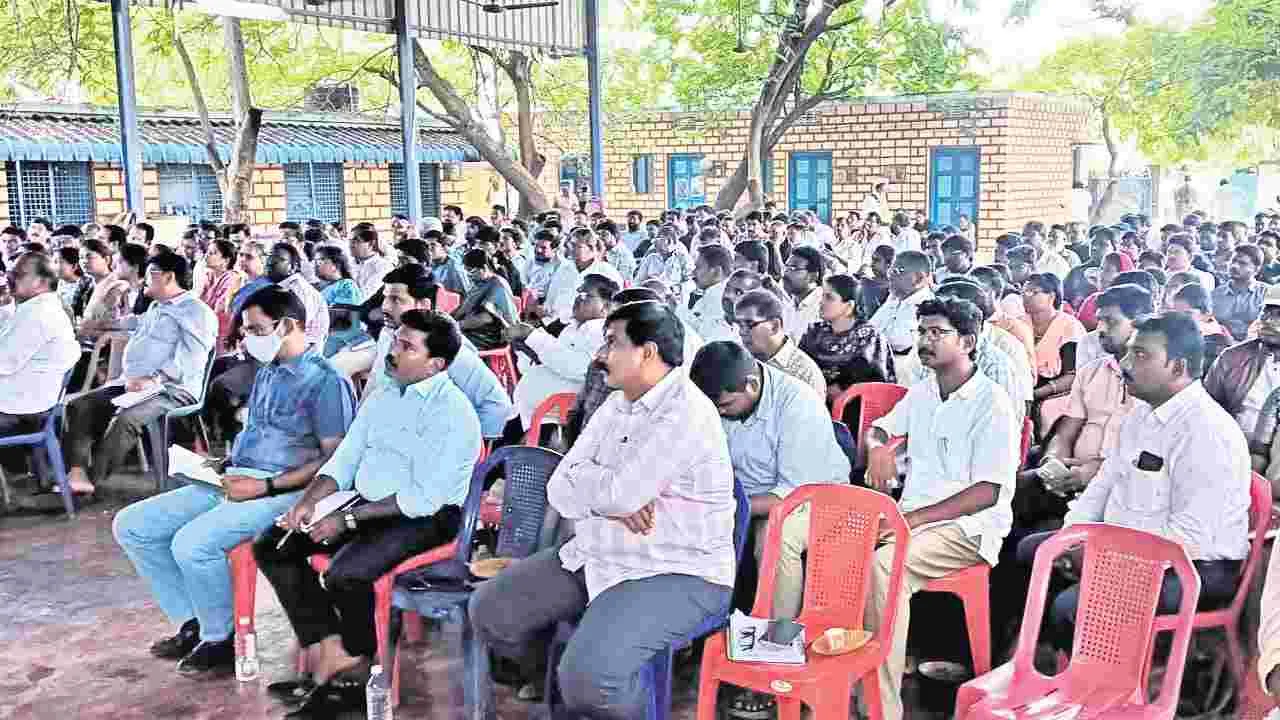 నీటి సంఘాల ఎన్నికల నిర్వహణకు సిద్ధం కావాలి