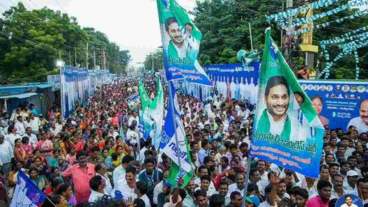 YSRCP Social Media: అశోక్ రెడ్డి అరెస్ట్.. రాజమండ్రికి బోరుగడ్డ అనిల్ తరలింపు