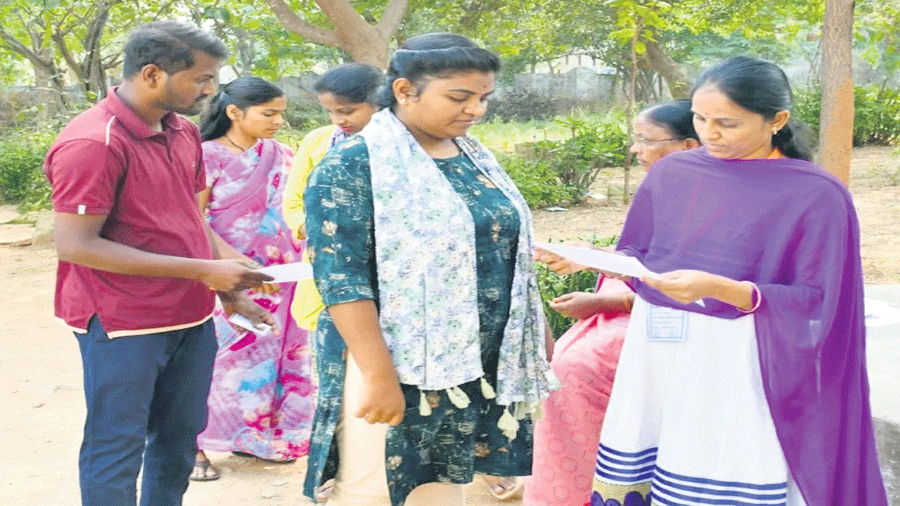 ప్రశాంతంగా ముగిసిన గ్రూప్‌-3 పరీక్షలు