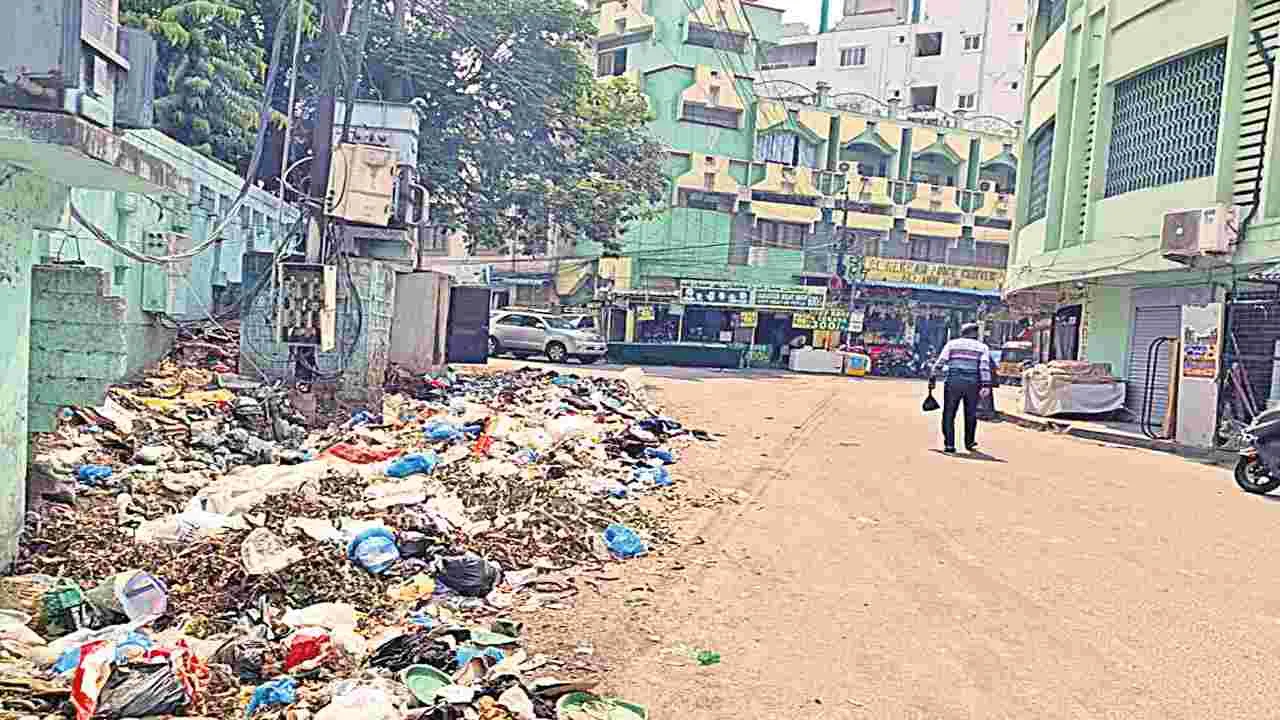 GHMC: చెత్త వేస్తే చలానా!