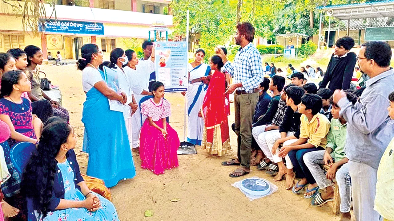 విద్యార్థుల ఆరోగ్యంపై ప్రత్యేక దృష్టి సారించాలి