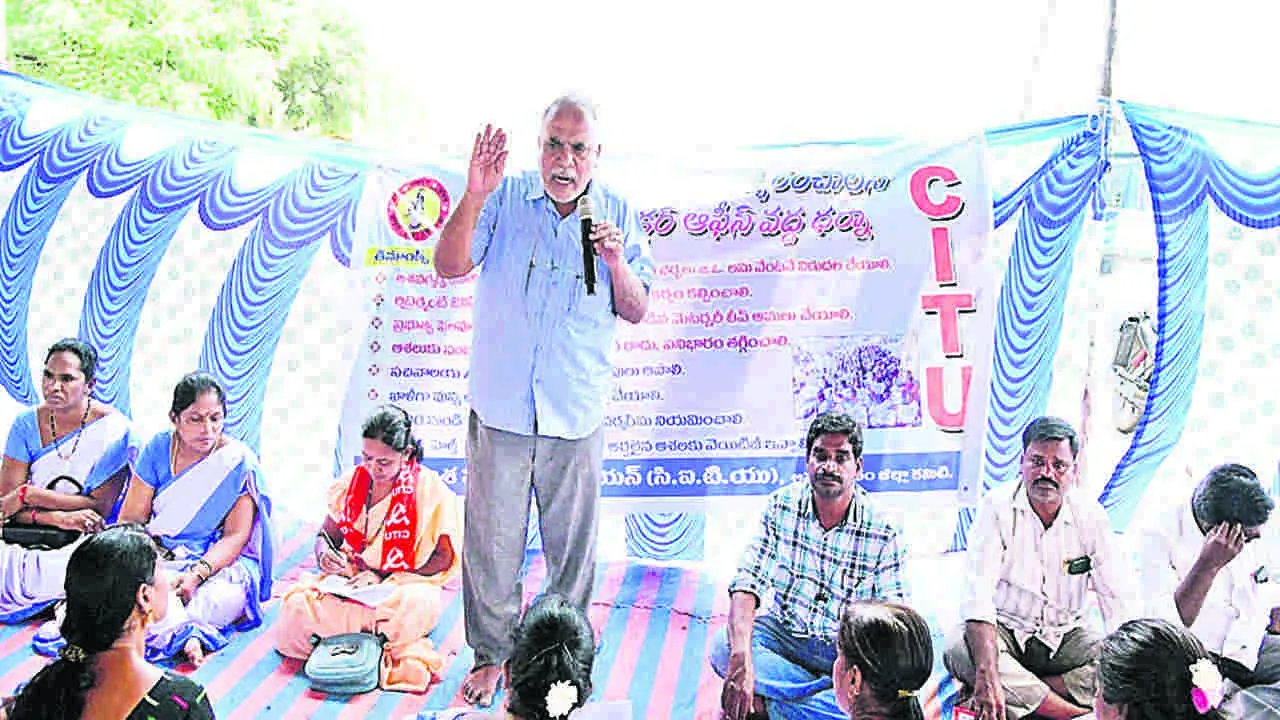 ASHA WORKERS: ఆశావర్కర్ల సమస్యలను పరిష్కరించాలి