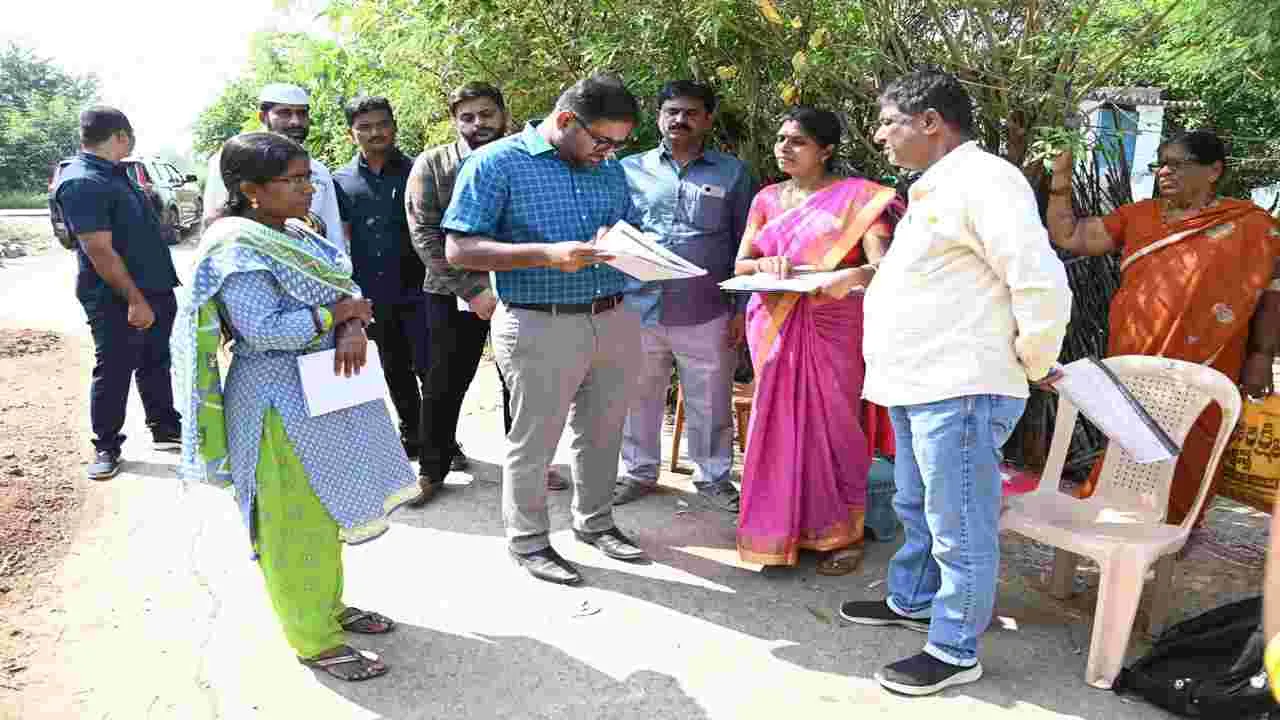 శరవేగంగా సమగ్ర సర్వే..