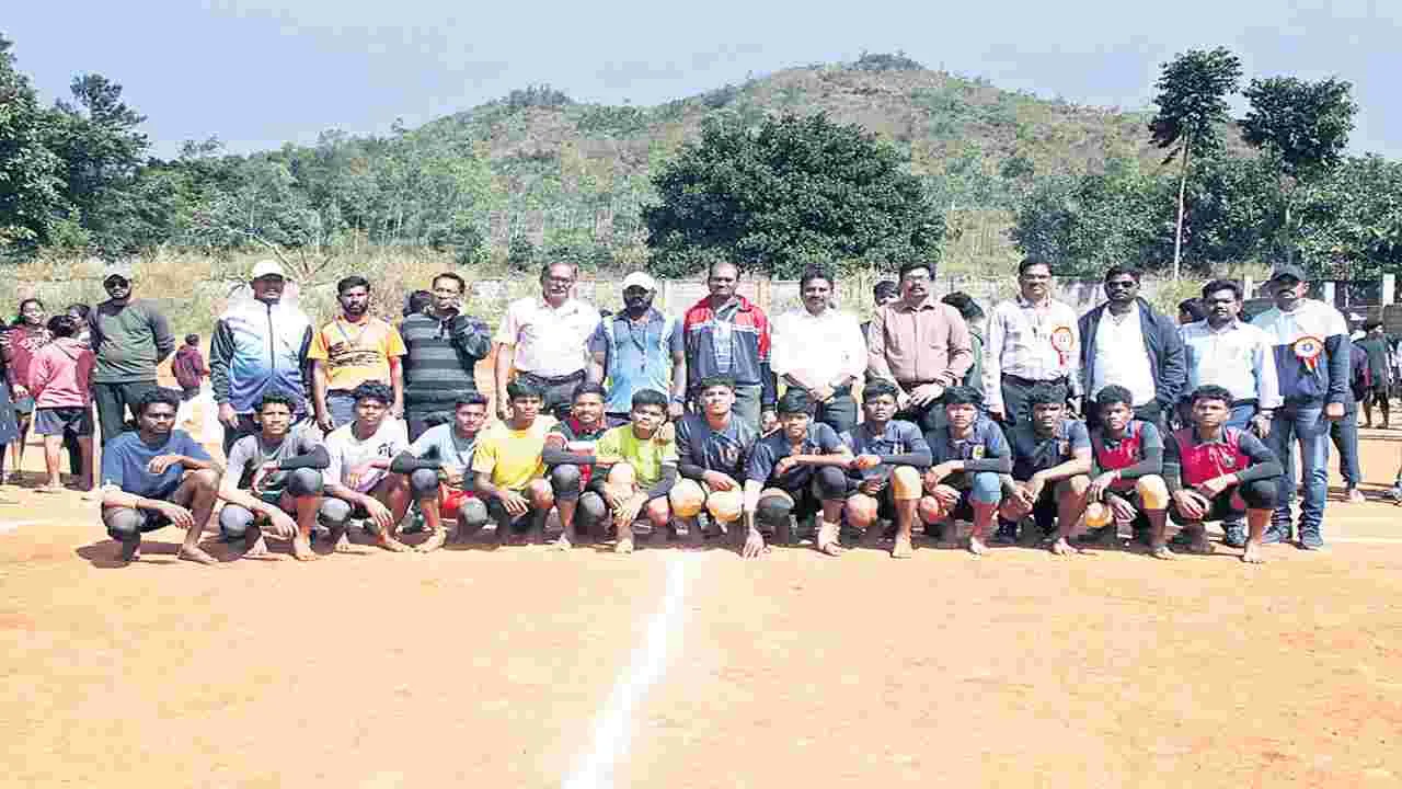 ముగిసిన ఈఎంఆర్‌ఎస్‌ రాష్ట్రస్థాయి స్పోర్ట్స్‌ మీట్‌