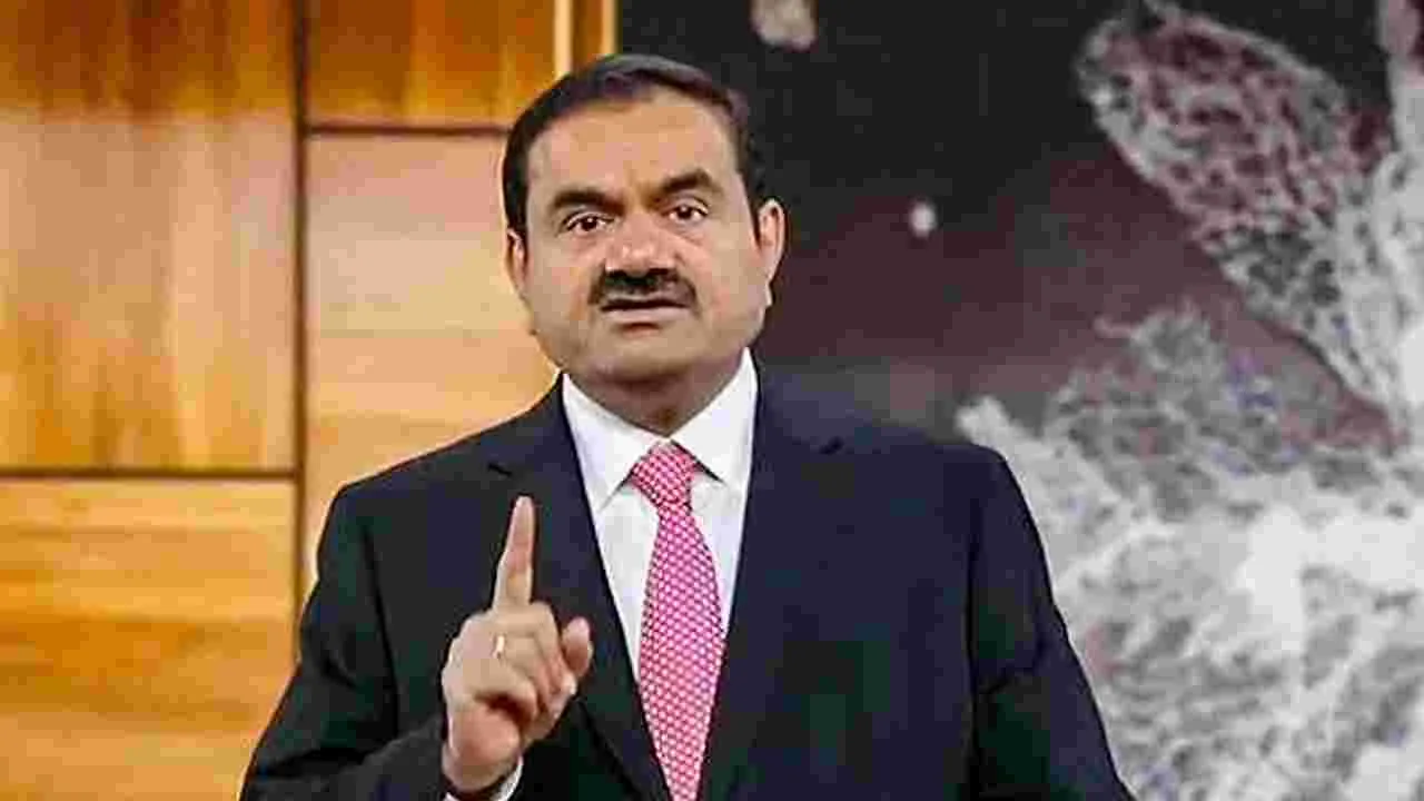 Gautam Adani: ప్రముఖ వ్యాపారవేత్త గౌతమ్ అదానీపై అమెరికాలో కేసు.. కారణమిదే..