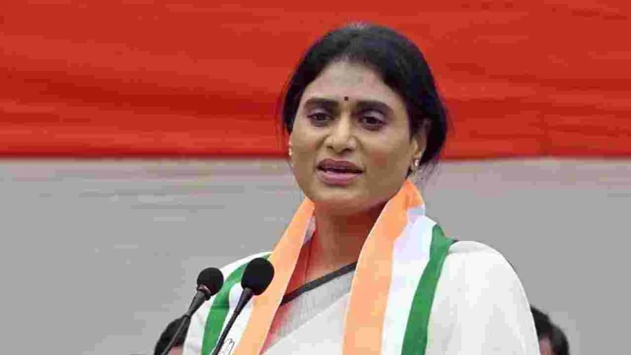 YS Sharmila: మహిళా భద్రతపై టీడీపీ, వైసీపీ ప్రభుత్వాలపై ధ్వజమెత్తిన షర్మిల..