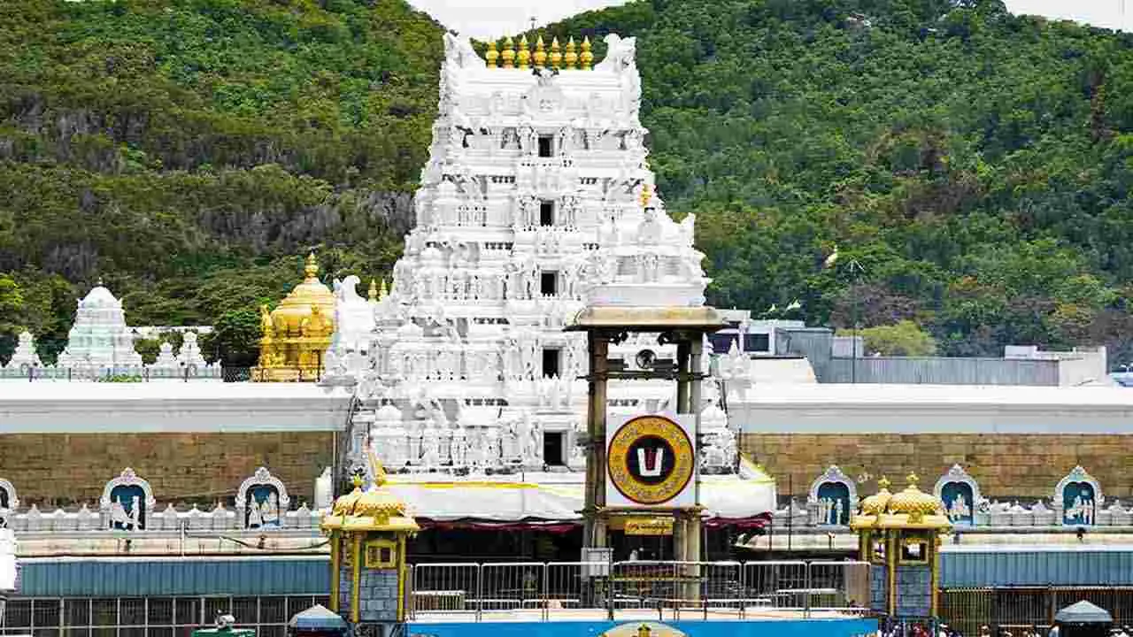 Tirumala: తిరుమలలో అన్యమత ప్రచారం వదంతులు.. రంగంలోకి దిగిన టీటీడీ విజిలెన్స్..