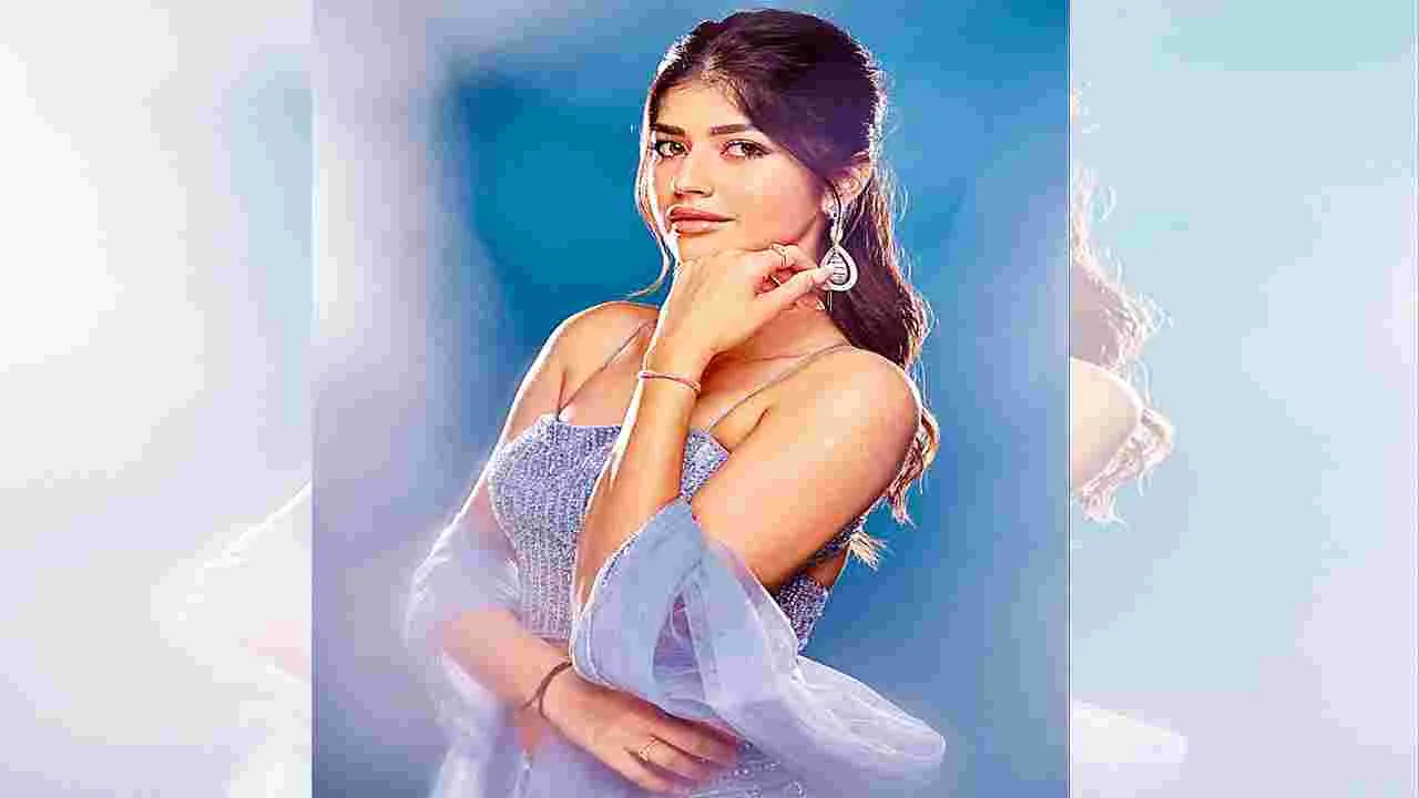 Anjini Dhawan : దేనికైనా రెడీ..! 