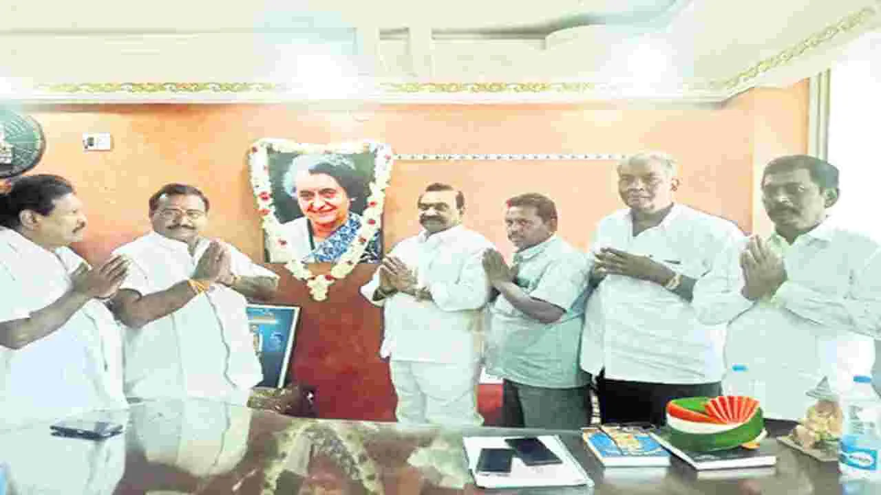    ఇందిరాగాంధీకి ఘన నివాళి