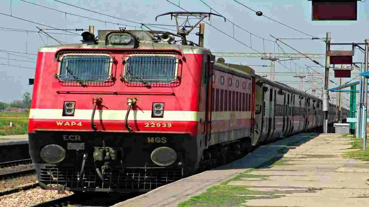 RRB Exam: ఆర్‌ఆర్‌బీ పరీక్షలకు ప్రత్యేక రైళ్లు