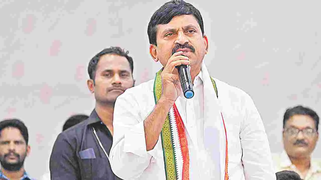 Ponguleti: 4 జిల్లాల్లోనే  2,000 ఎకరాలు మింగేశారు!