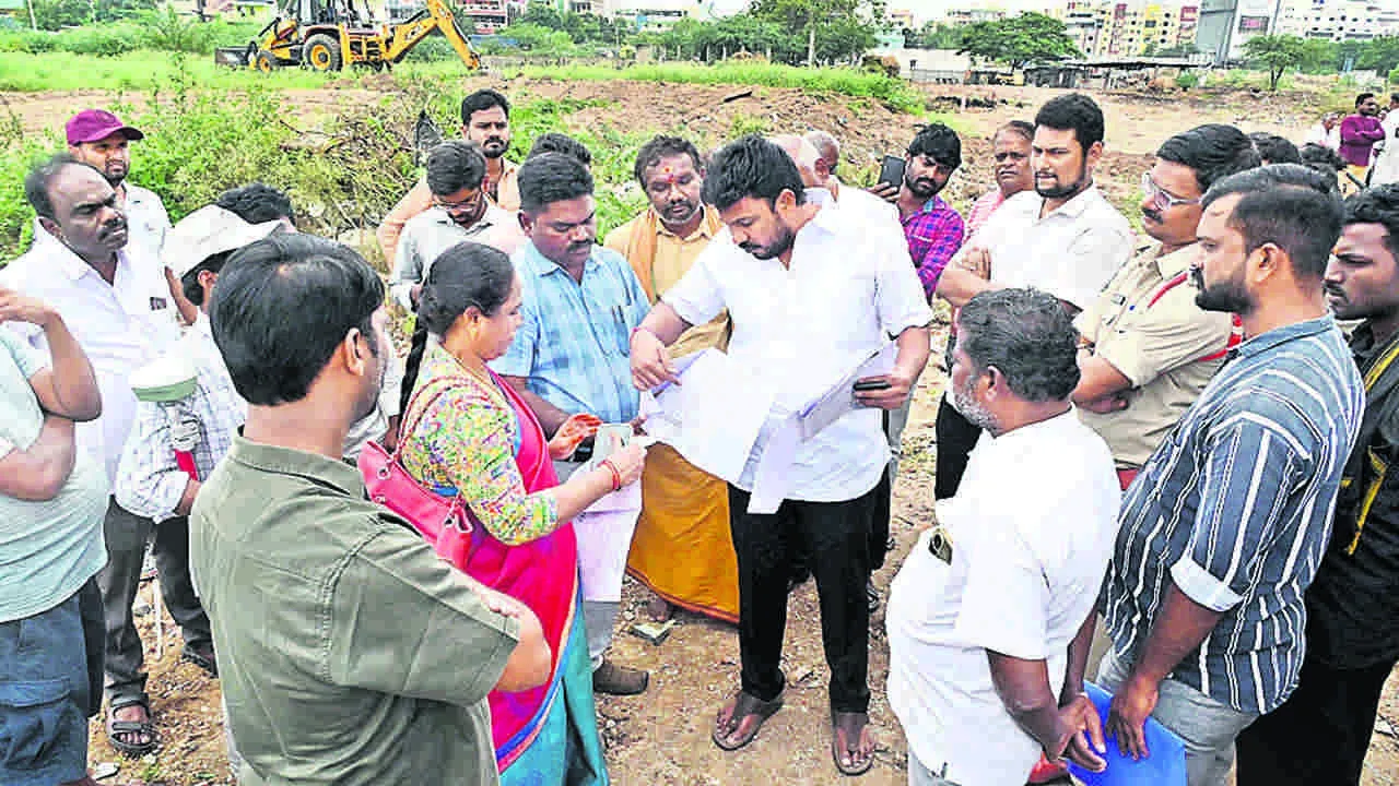 CENTRAL PARK:  తేలని సెంట్రల్‌పార్కు పంచాయితీ