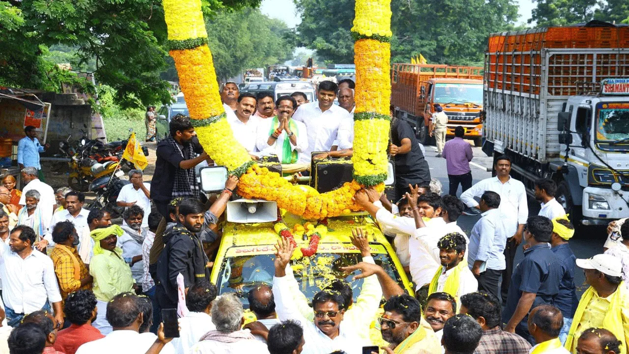 చీఫ్‌విప్‌ జీవీకి బ్రహ్మరథం