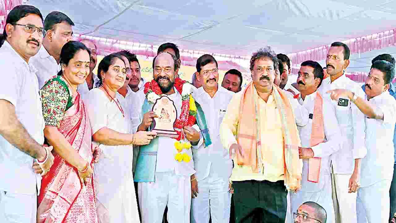  Minister Savitha : 26 జిల్లాల్లో బీసీ భవన్‌లు నిర్మిస్తాం