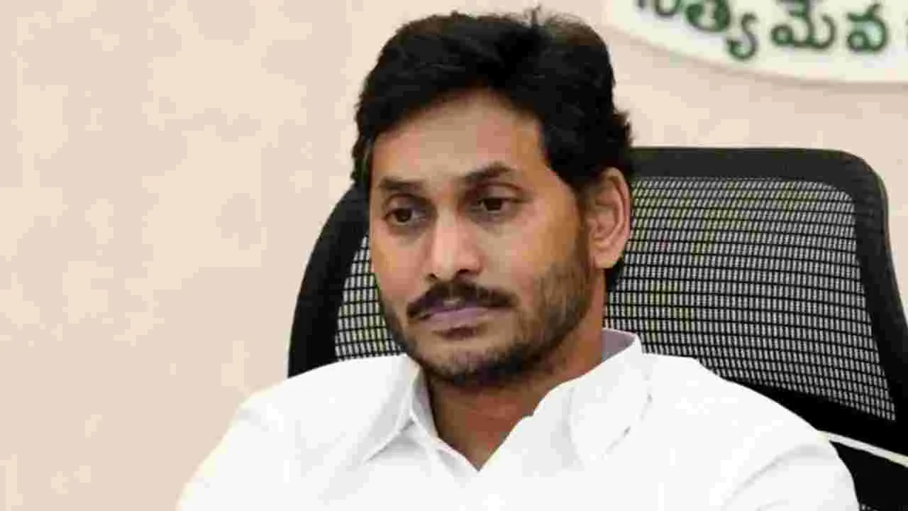 TDP : వైసీపీ భూకబ్జాలపై ఫిర్యాదులు