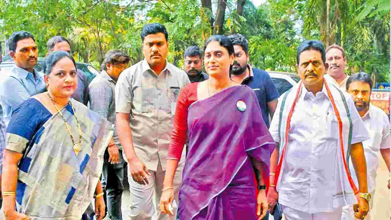 YS Sharmila : సెకీ ఒప్పందంపై జగన్‌ను విచారించండి