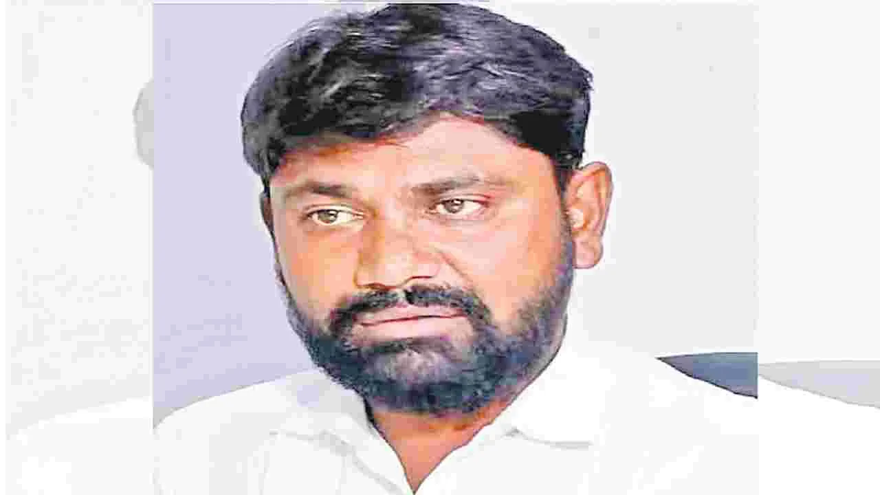 Narsipatnam Rural CI : నర్సీపట్నంలో వర్రా అరెస్టు