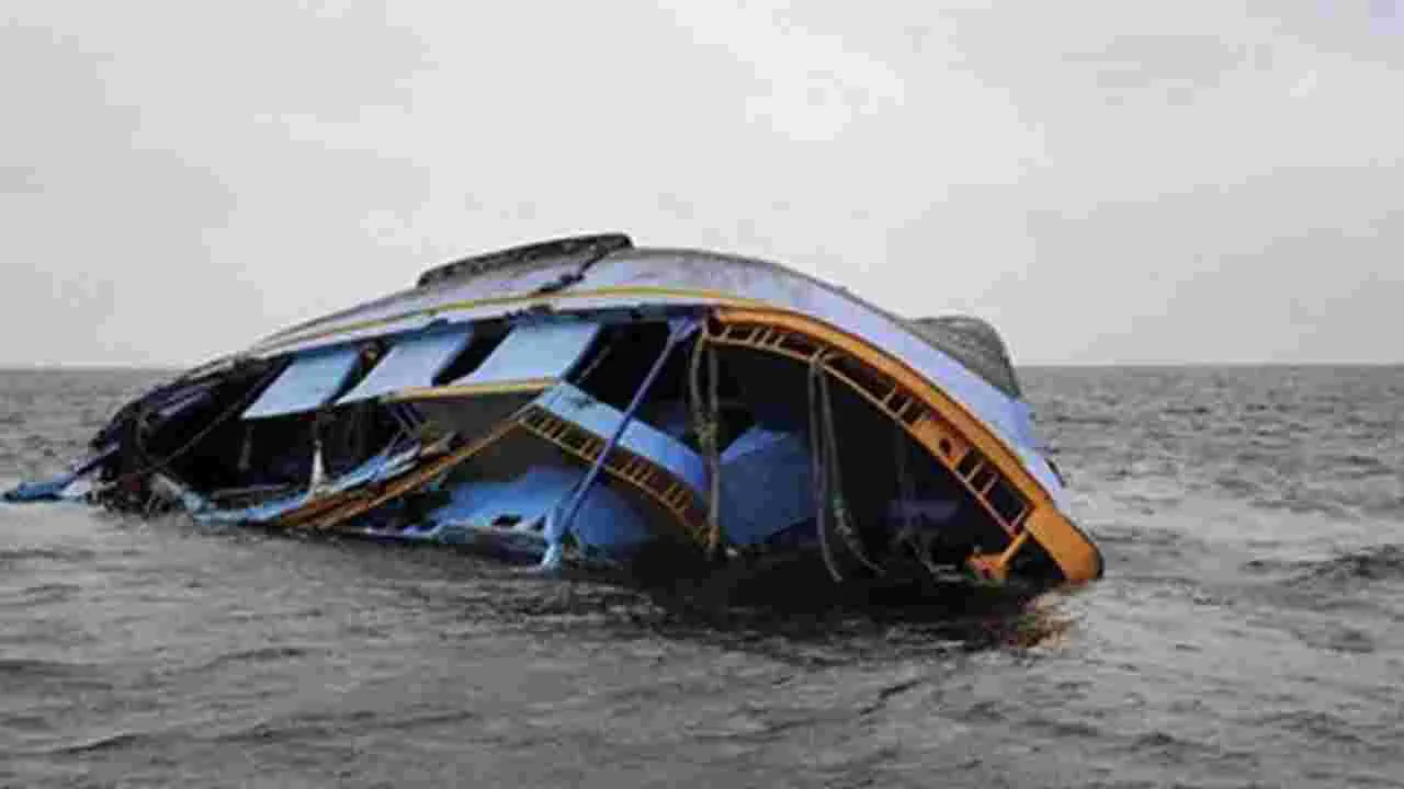 Boat Capsizes: నదిలో పడవ బోల్తా.. 27 మంది మృతి, 100కుపైగా గల్లంతు..