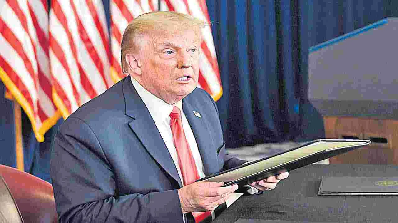 Donald Trump : డాలర్‌తో పెట్టుకుంటే.. టాటా చెప్పాల్సిందే! 