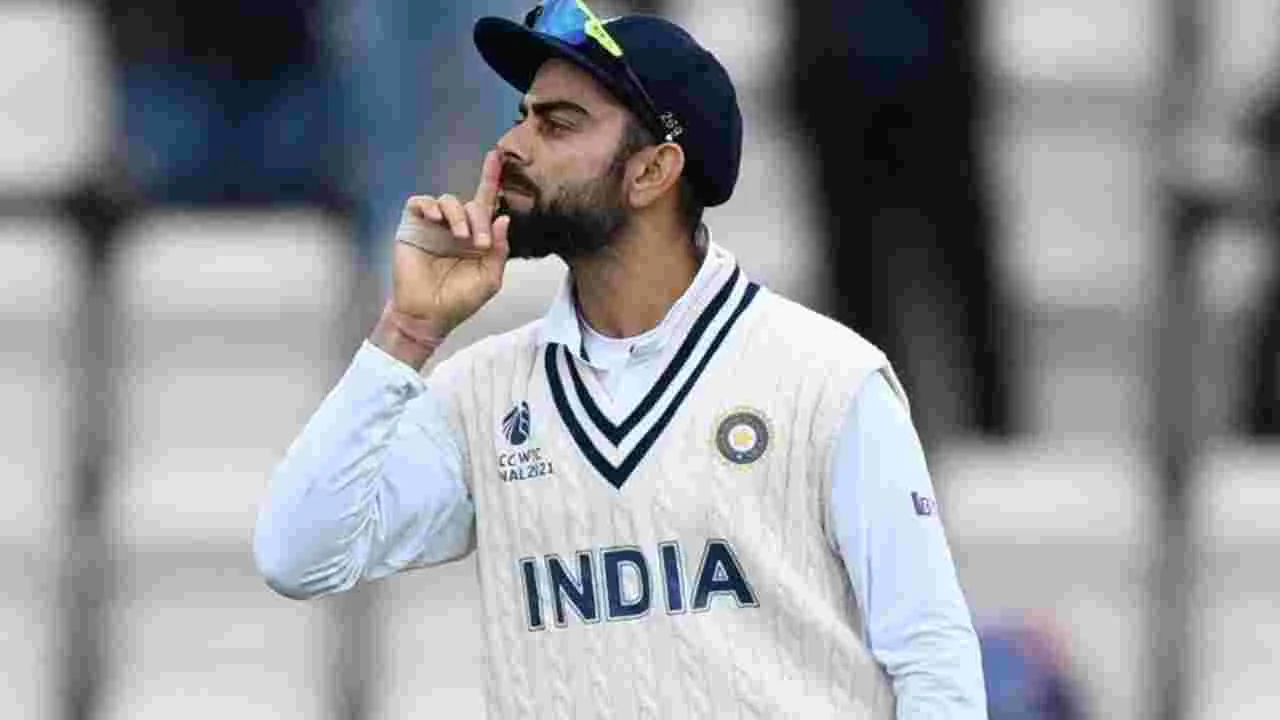 Virat Kohli: కోహ్లీ కుమారుడి ఫొటోలు లీక్.. ఎవరి పోలికో తెలుసా..