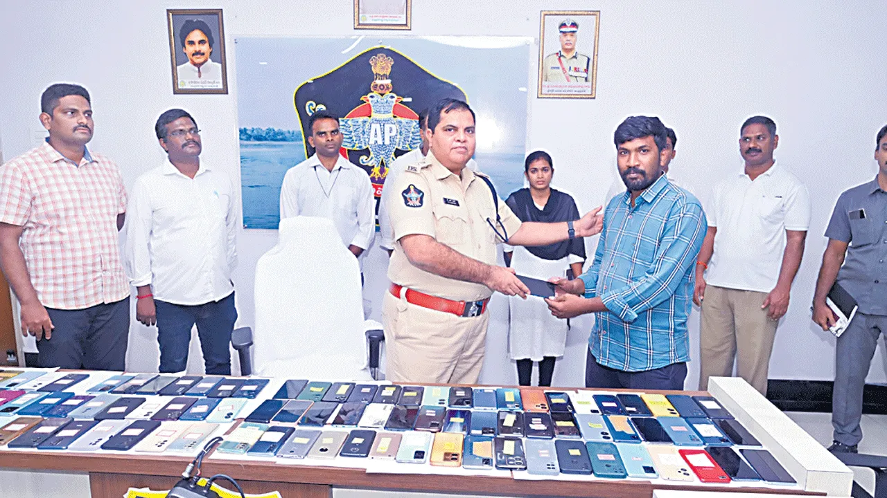 సీఈఐఆర్‌తో సెల్‌ఫోన్ల రికవరీ సులభం