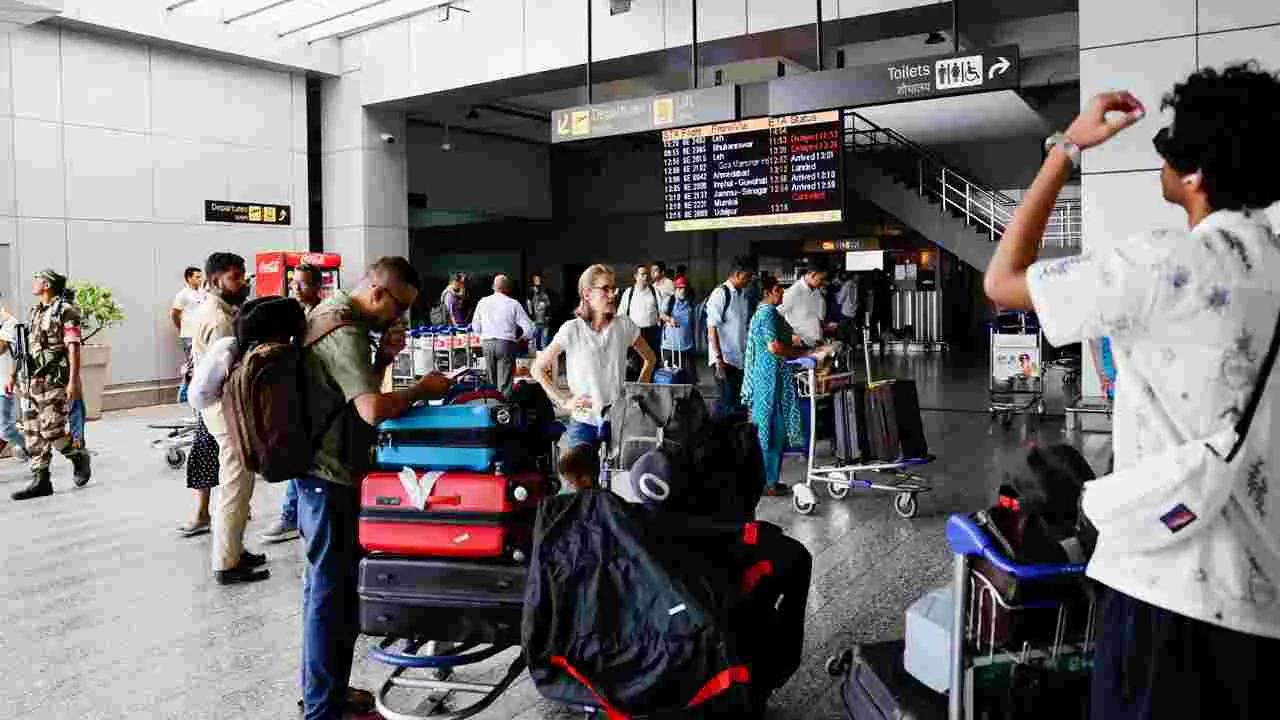 Airline Threats: ఎయిర్‌లైన్స్‌కు 999 బాంబు బెదిరింపులు.. మరోవైపు కేసులు కూడా..