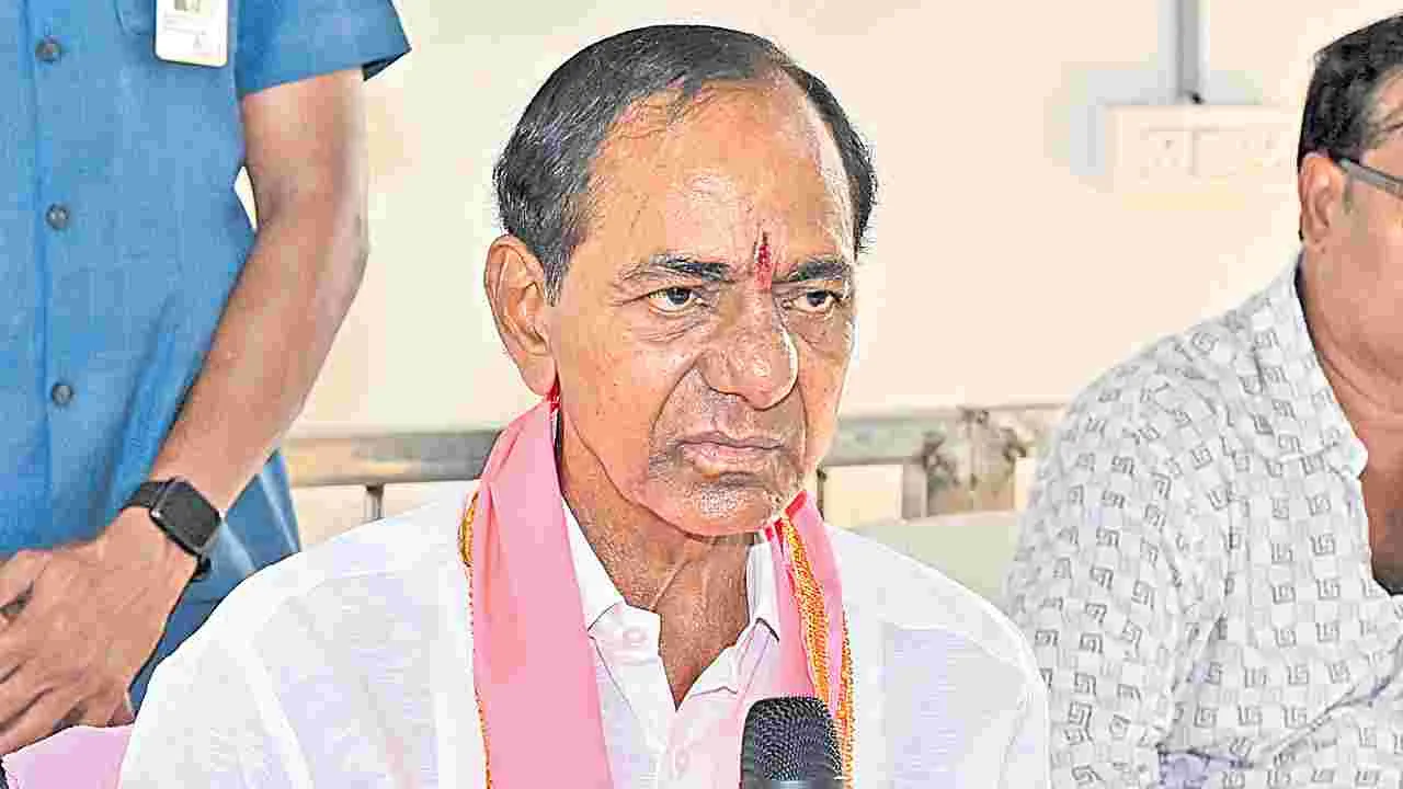 KCR: విగ్రహ మార్పు మూర్ఖత్వం