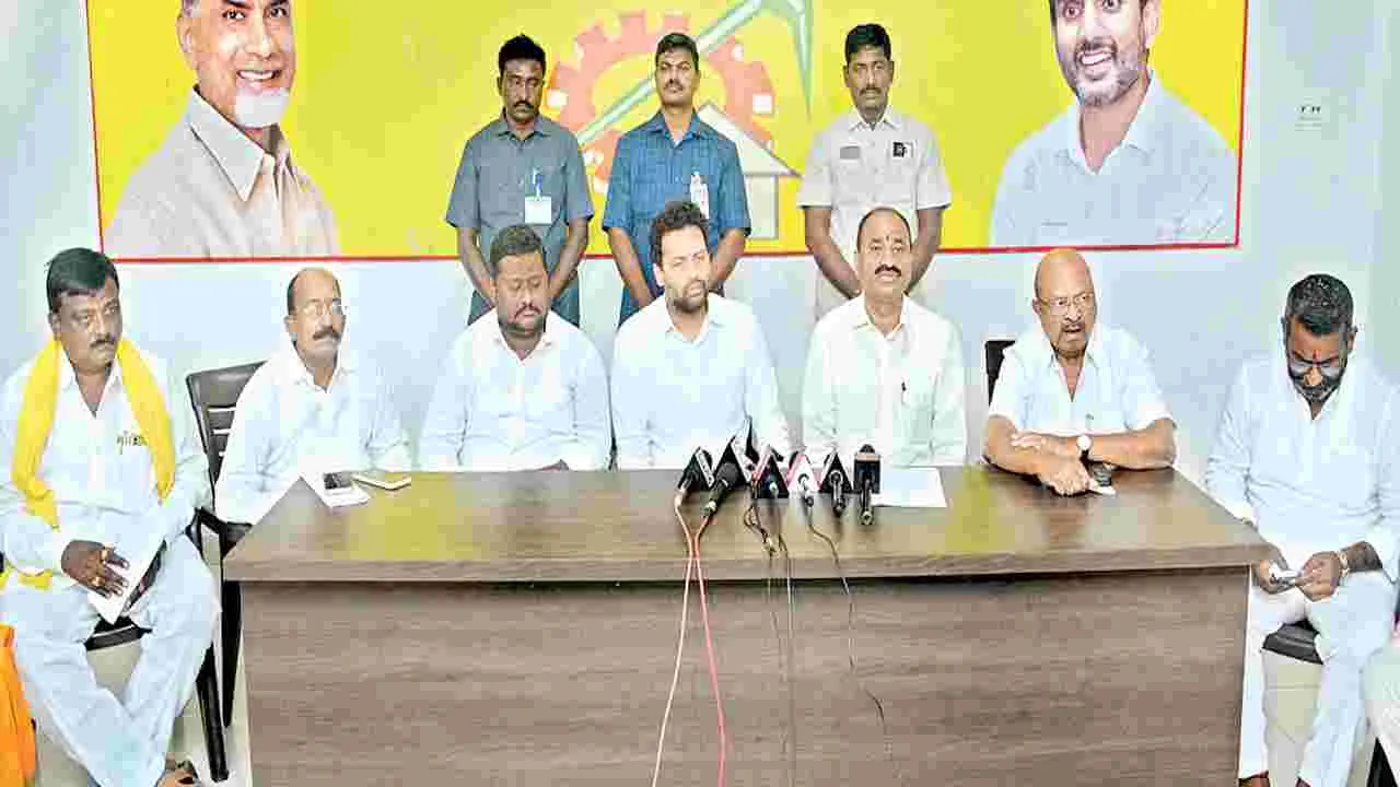    రాష్ట్రంలో తిరిగే అర్హత జగనకు లేదు 