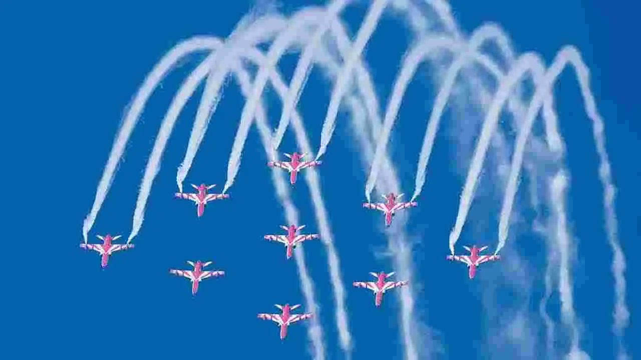 AIR Show: ట్యాంక్ బండ్‌పై అదిరిపోయేలా ఎయిర్ షో 