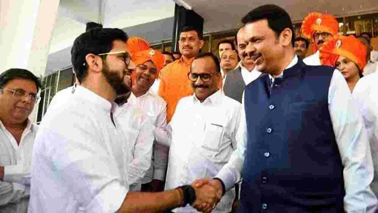 Maharashtra: సీఎంను కలిసిన విపక్ష నేతలు.. ఆ పదవి తమకు కేటాయించాలని విజ్ఞప్తి