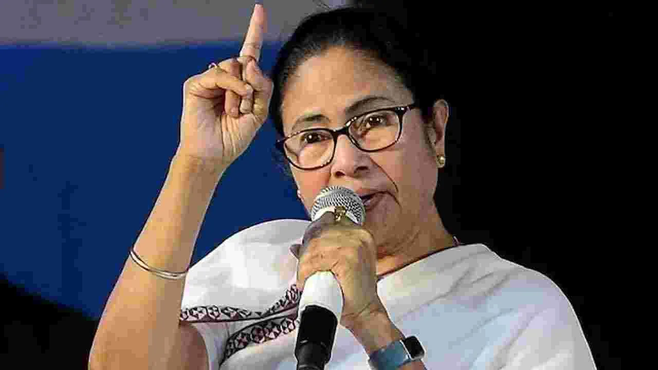 Mamata Banerjee: దురాక్రమణకు వస్తే భారతీయులు లాలీపాప్ తింటూ కూర్చుంటారా?.. దీదీ ఫైర్