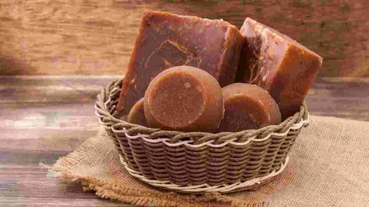 బెల్లం ఎక్కువగా తింటే ఈ సమస్యలు వస్తాయి..