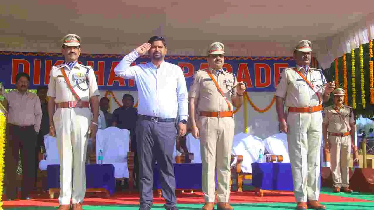 అంకితభావంతో విధులు నిర్వర్తించాలి 