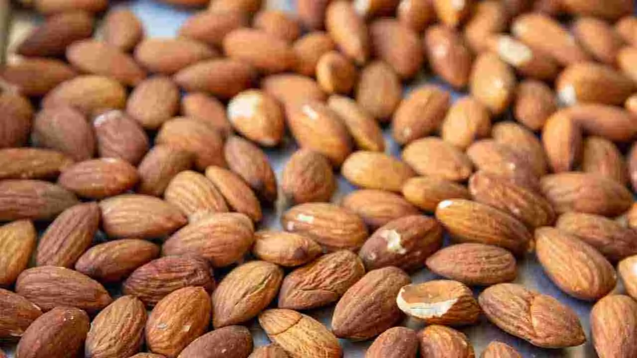 కాల్చిన బాదం తింటే.. ఈ చర్మ సమస్యలకు చెక్‌..