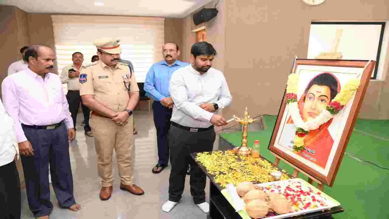 బాలిక విద్య కోసం కృషి చేసిన సావిత్రిబాయి ఫూలే